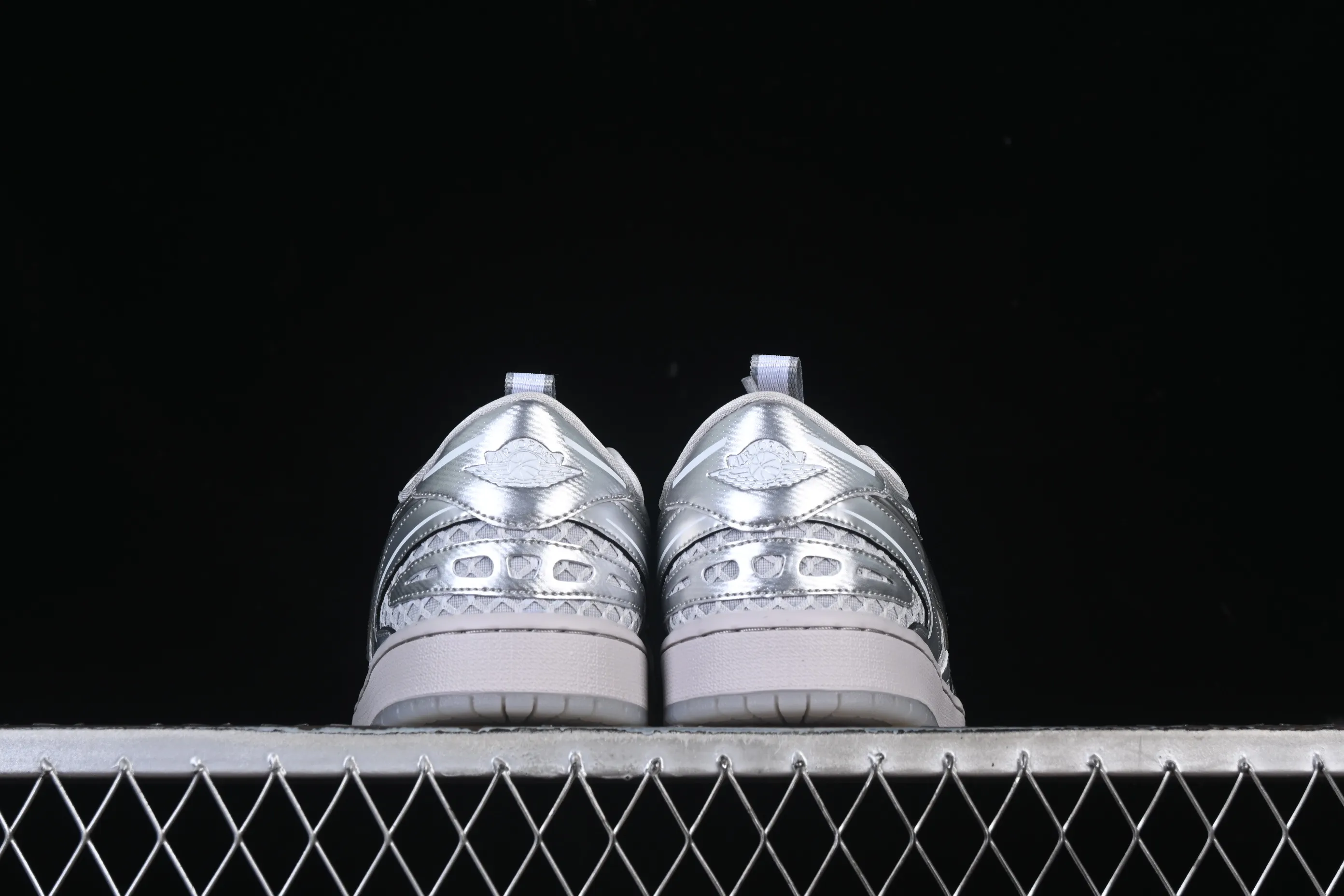 All categories Air Jordan Jordan series basketball shoes Air Jordan 1 Low Air Jordan 1 Low "MM V3" AJ1 Joe 1 liquid silver low-top cultural and casual sneakers HQ2186-002